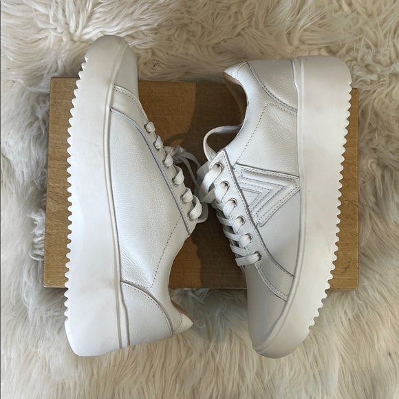 Vionic Kearny Platform Leather Lace-up Sneaker - Picture 4 of 8